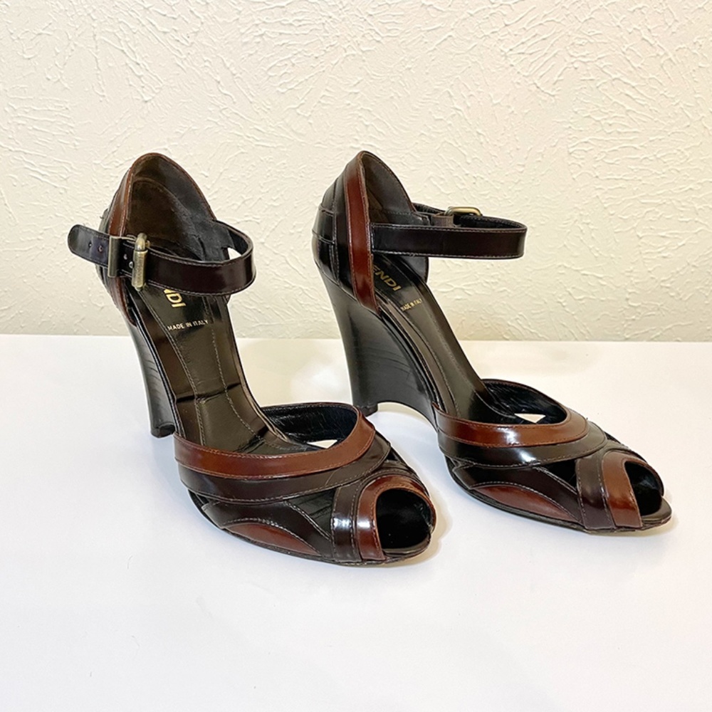 FENDI Black/Brick Heel